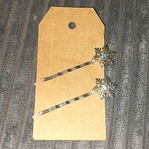 Silver-Toned Snowflake Bobby Pins